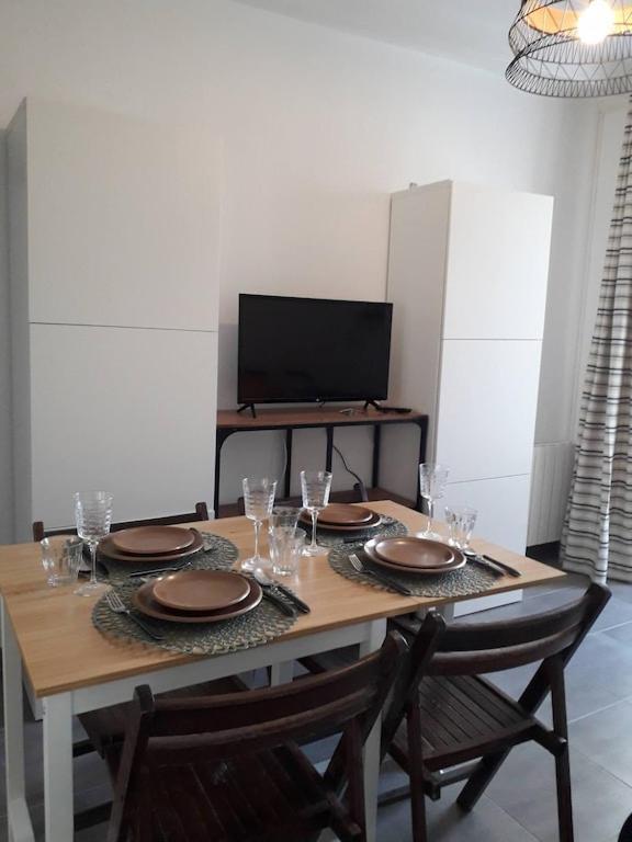 Le Roche B Apartment Férel Екстериор снимка